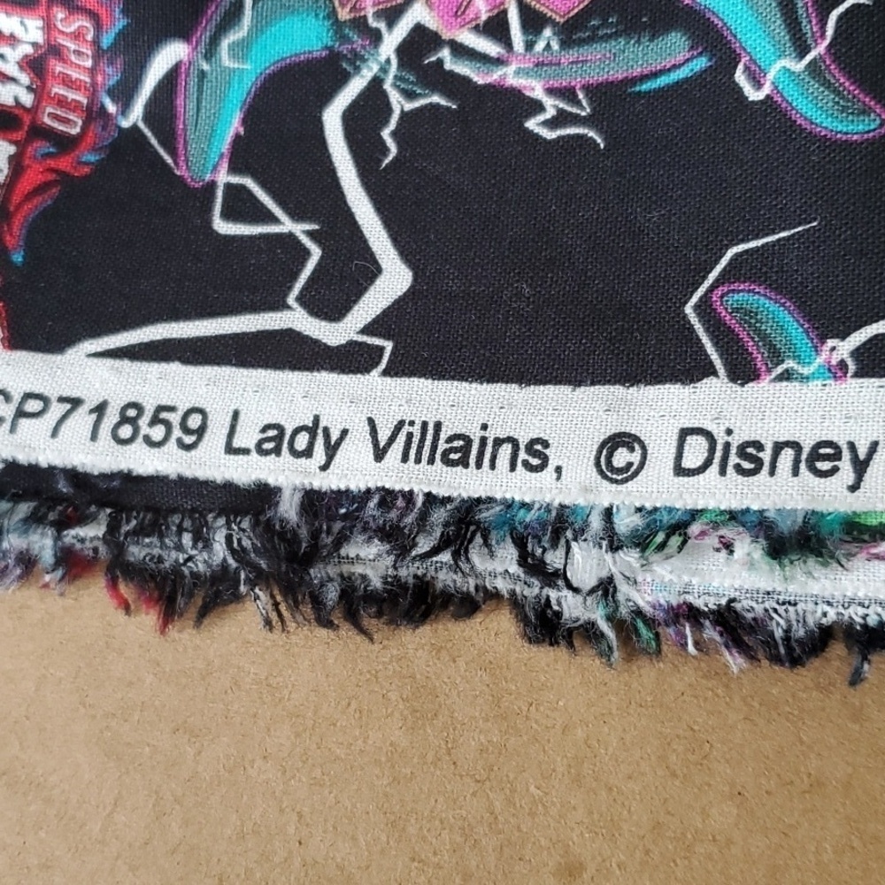 Disney Villians URSULA FABRIC 46 X 44 RARE with Neon Colors - Picture 6 of 7
